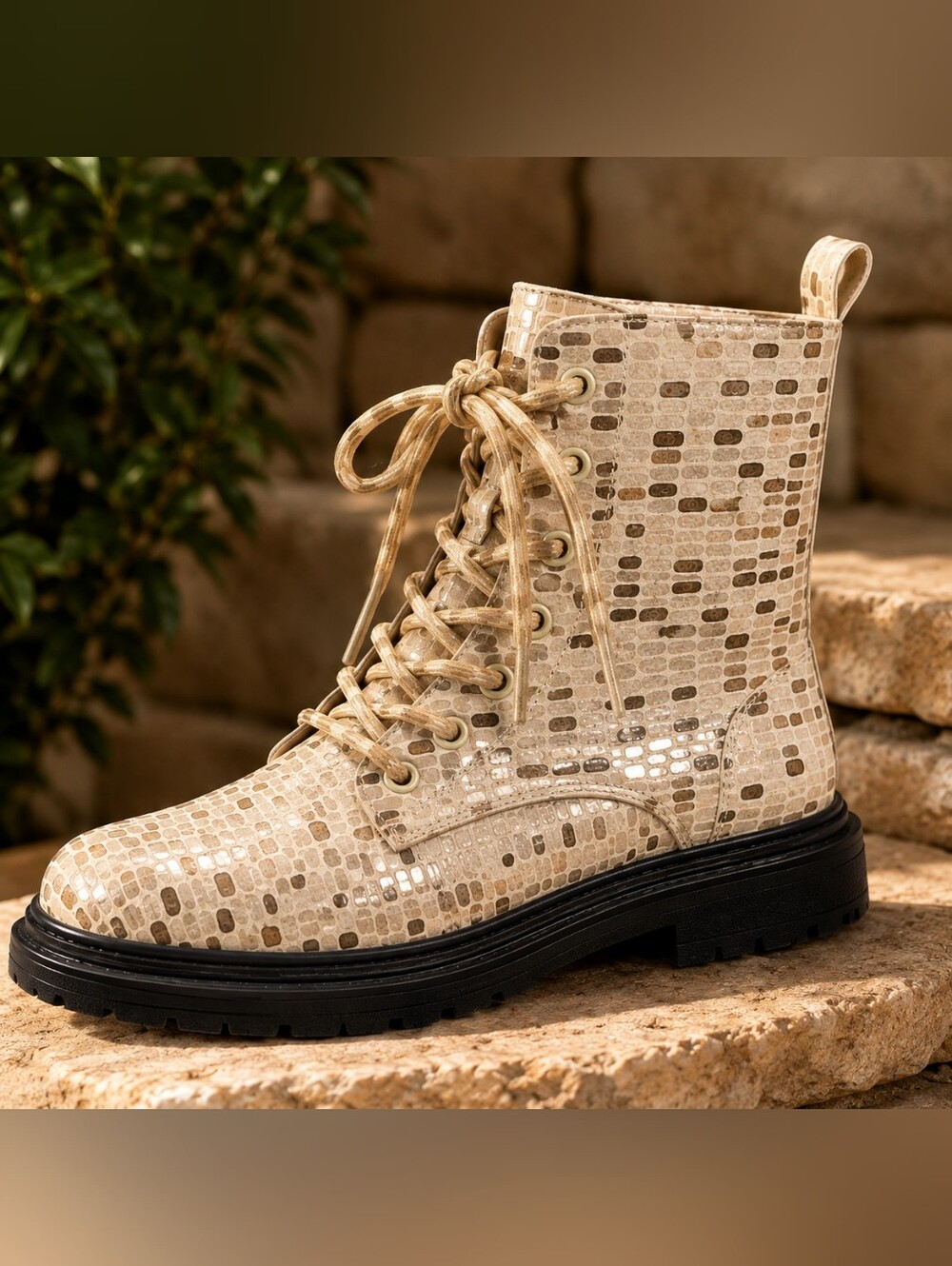 🎶💎VIDEO!!!! ✨ Tinstree Metallic Gold Combat Boots – Size 8 – New in Box ✨